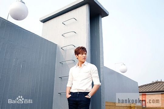 崔振赫（或翻译为崔真赫、崔镇赫）( / Choi Jin Hyuk / Kim Tae Ho)崔振赫专访图册素颜照相册