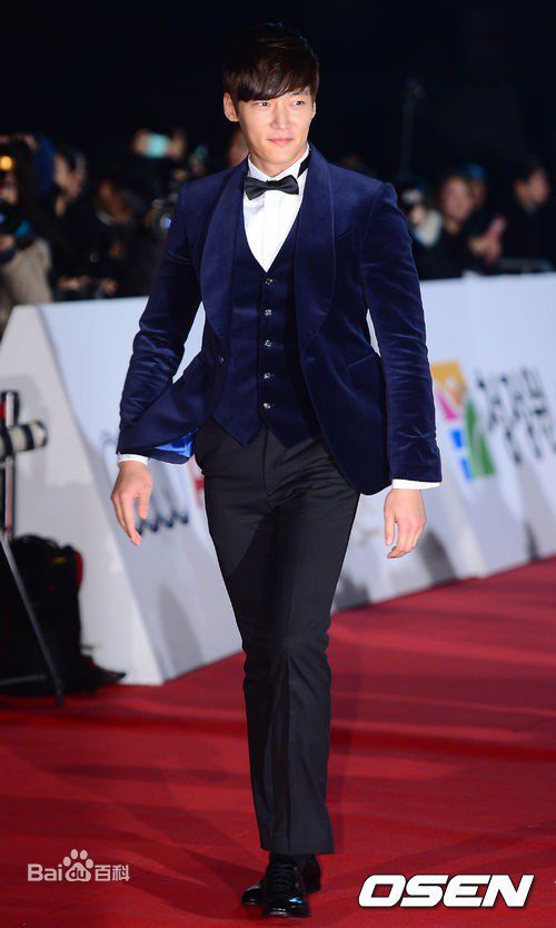 崔振赫（或翻译为崔真赫、崔镇赫）( / Choi Jin Hyuk / Kim Tae Ho)崔振赫活动图册壁纸壁纸