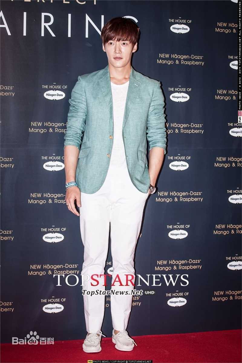 崔振赫（或翻译为崔真赫、崔镇赫）( / Choi Jin Hyuk / Kim Tae Ho)崔振赫活动图册壁纸壁纸