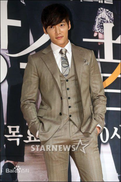 崔振赫（或翻译为崔真赫、崔镇赫）( / Choi Jin Hyuk / Kim Tae Ho)崔振赫活动图册壁纸壁纸