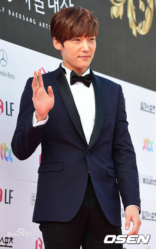 崔振赫（或翻译为崔真赫、崔镇赫）( / Choi Jin Hyuk / Kim Tae Ho)崔振赫活动图册壁纸壁纸