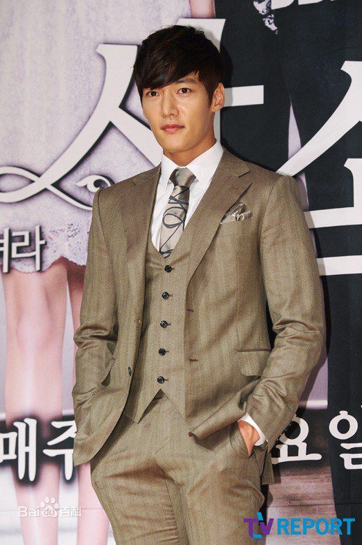 崔振赫（或翻译为崔真赫、崔镇赫）( / Choi Jin Hyuk / Kim Tae Ho)崔振赫活动图册壁纸壁纸