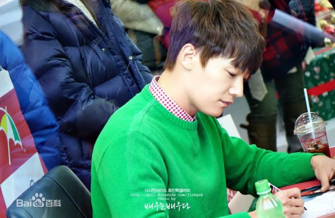 崔振赫（或翻译为崔真赫、崔镇赫）( / Choi Jin Hyuk / Kim Tae Ho)崔振赫活动图册壁纸壁纸