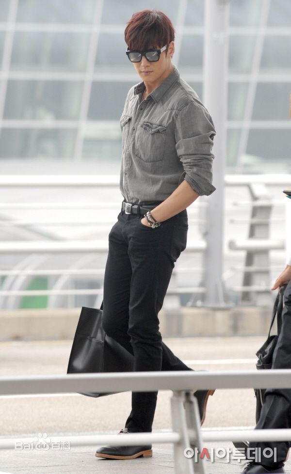 崔振赫（或翻译为崔真赫、崔镇赫）( / Choi Jin Hyuk / Kim Tae Ho)崔振赫活动图册壁纸壁纸