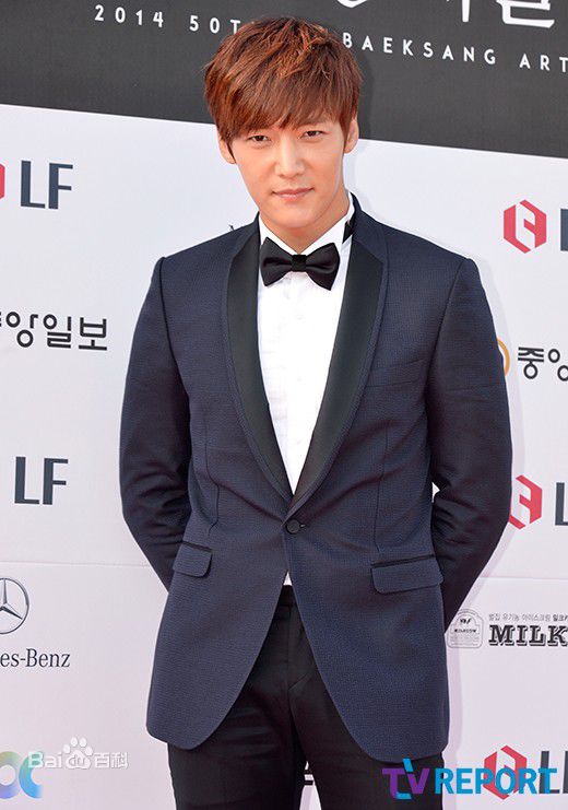 崔振赫（或翻译为崔真赫、崔镇赫）( / Choi Jin Hyuk / Kim Tae Ho)崔振赫活动图册壁纸壁纸