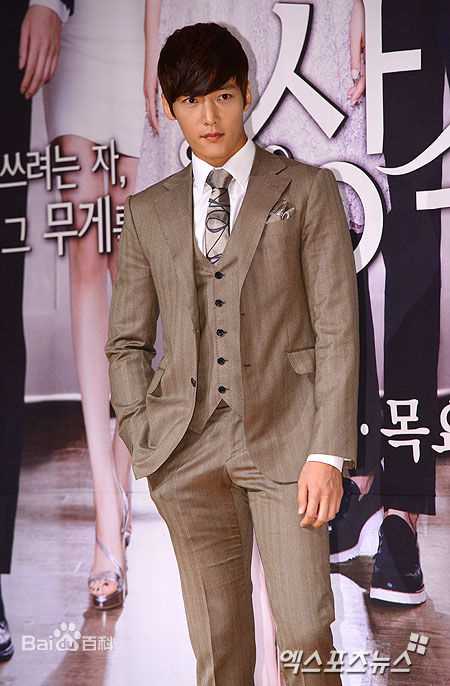 崔振赫（或翻译为崔真赫、崔镇赫）( / Choi Jin Hyuk / Kim Tae Ho)崔振赫活动图册壁纸壁纸