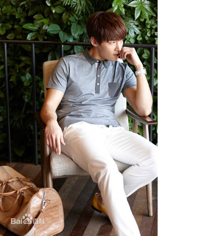 崔振赫（或翻译为崔真赫、崔镇赫）( / Choi Jin Hyuk / Kim Tae Ho)高清崔振赫杂志、广告代言图册图集