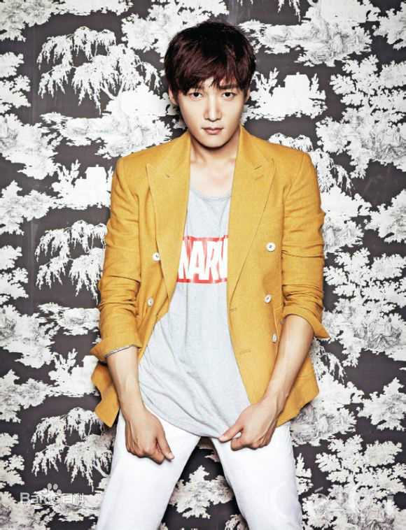 崔振赫（或翻译为崔真赫、崔镇赫）( / Choi Jin Hyuk / Kim Tae Ho)高清崔振赫杂志、广告代言图册图集