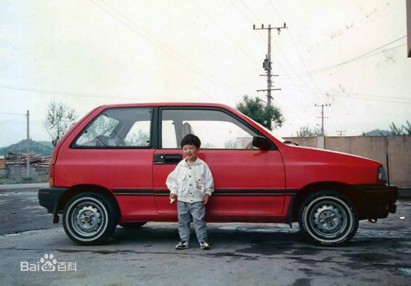 崔振赫（或翻译为崔真赫、崔镇赫）( / Choi Jin Hyuk / Kim Tae Ho)崔振赫儿时照片图册