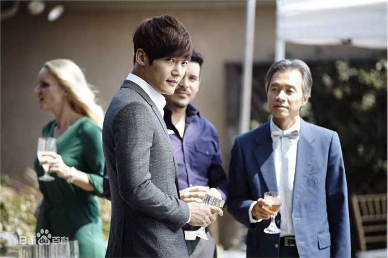 崔振赫（或翻译为崔真赫、崔镇赫）( / Choi Jin Hyuk / Kim Tae Ho)崔振赫作品图册前后照片