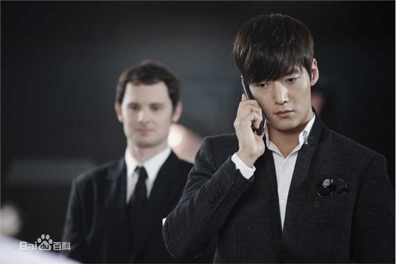 崔振赫（或翻译为崔真赫、崔镇赫）( / Choi Jin Hyuk / Kim Tae Ho)崔振赫作品图册前后照片