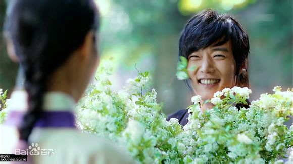 崔振赫（或翻译为崔真赫、崔镇赫）( / Choi Jin Hyuk / Kim Tae Ho)崔振赫作品图册前后照片