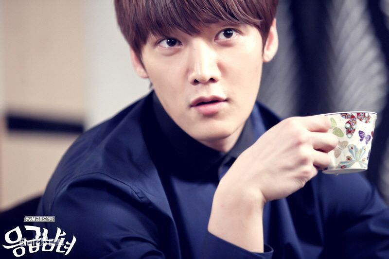 崔振赫（或翻译为崔真赫、崔镇赫）( / Choi Jin Hyuk / Kim Tae Ho)崔振赫作品图册前后照片