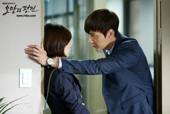 崔振赫（或翻译为崔真赫、崔镇赫）( / Choi Jin Hyuk / Kim Tae Ho)崔振赫作品图册前后照片