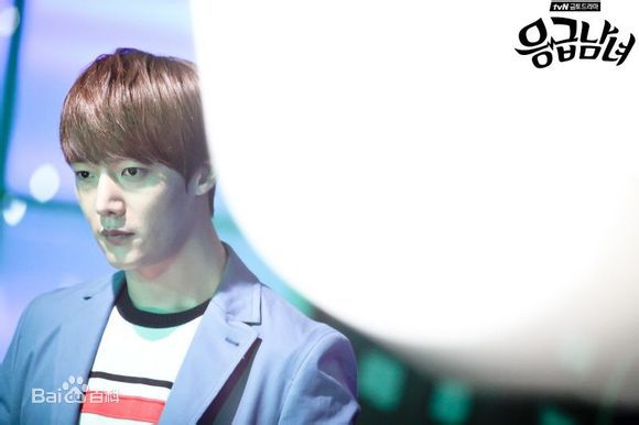 崔振赫（或翻译为崔真赫、崔镇赫）( / Choi Jin Hyuk / Kim Tae Ho)崔振赫作品图册前后照片