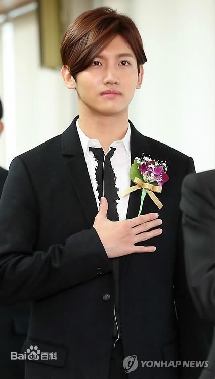 沈昌珉(，Max，チャンミン)出席纳税者之日活动生活照相册