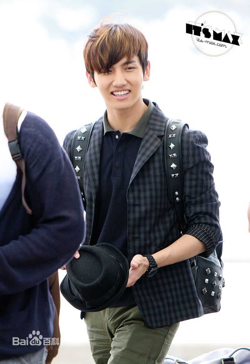 沈昌珉(，Max，チャンミン)机场美图性感图片图集