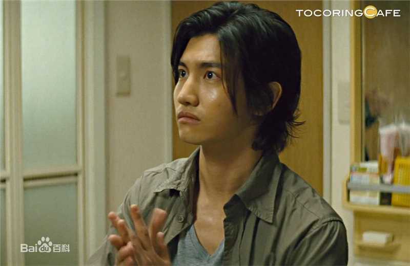 沈昌珉(，Max，チャンミン)拥抱黄金飞翔生活照