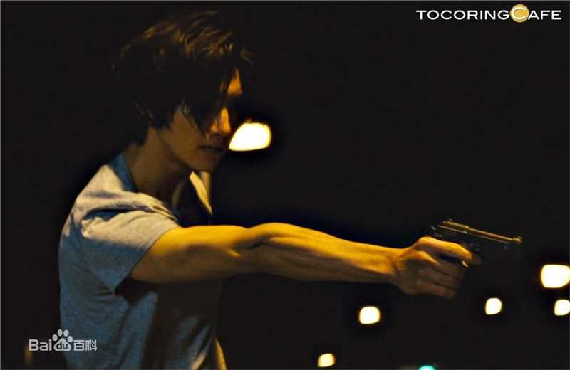 沈昌珉(，Max，チャンミン)拥抱黄金飞翔生活照