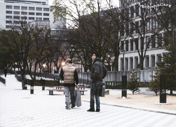 沈昌珉(，Max，チャンミン)拥抱黄金飞翔生活照