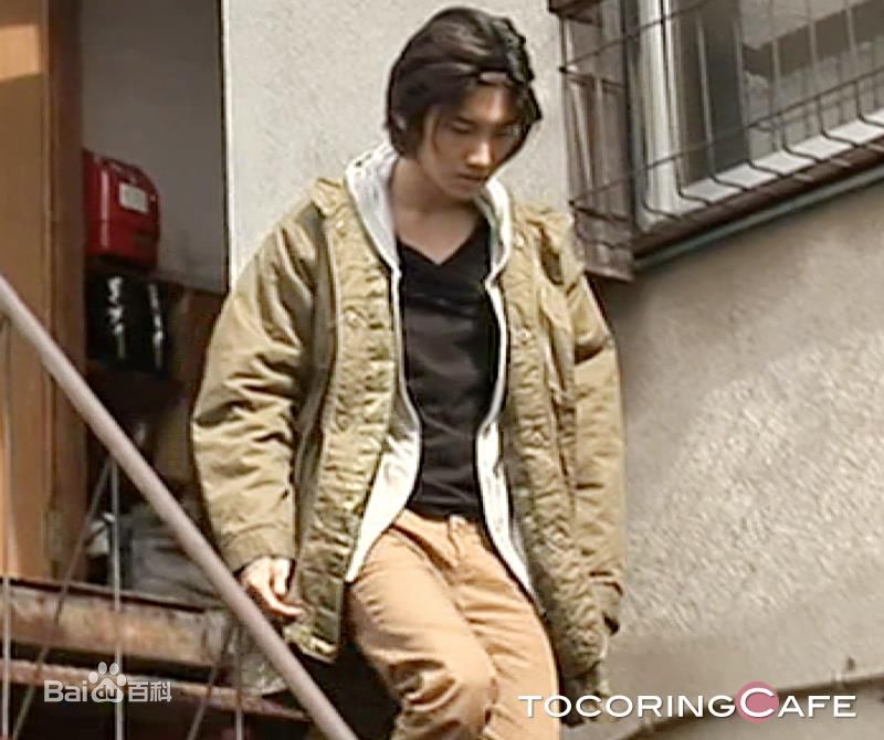 沈昌珉(，Max，チャンミン)拥抱黄金飞翔生活照