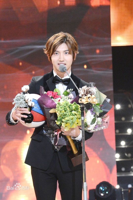 沈昌珉(，Max，チャンミン)获奖性感图片图集