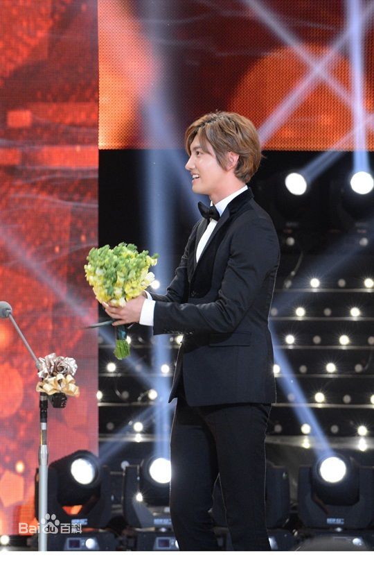 沈昌珉(，Max，チャンミン)获奖性感图片图集