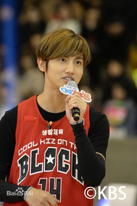 沈昌珉(，Max，チャンミン)我们小区艺体能性感图片图集