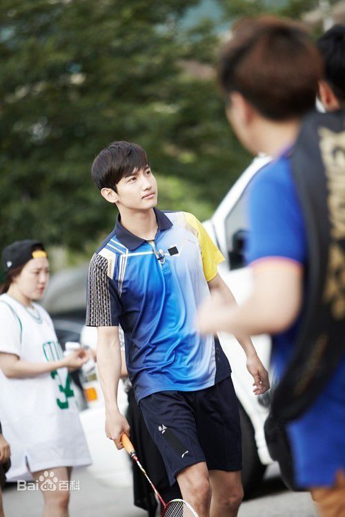 沈昌珉(，Max，チャンミン)我们小区艺体能性感图片图集