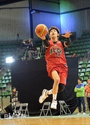 沈昌珉(，Max，チャンミン)我们小区艺体能性感图片图集