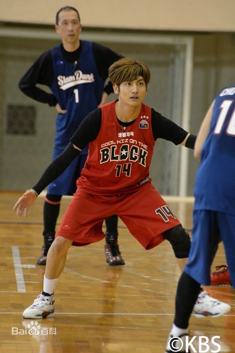 沈昌珉(，Max，チャンミン)我们小区艺体能性感图片图集