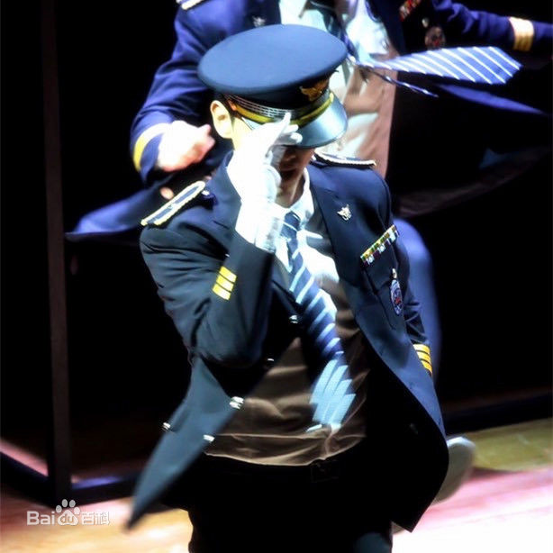 沈昌珉(，Max，チャンミン)20160109-16-23-30 义警宣传团年末公演素颜照相册