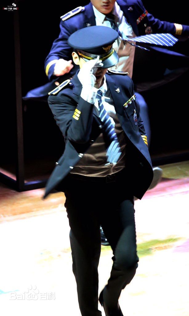 沈昌珉(，Max，チャンミン)20160109-16-23-30 义警宣传团年末公演素颜照相册