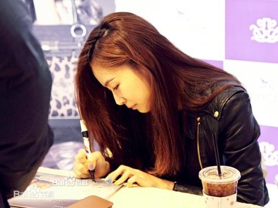 洪洙贤(Hong Soo Hyun、ホンスヒョン)出席活动壁纸壁纸