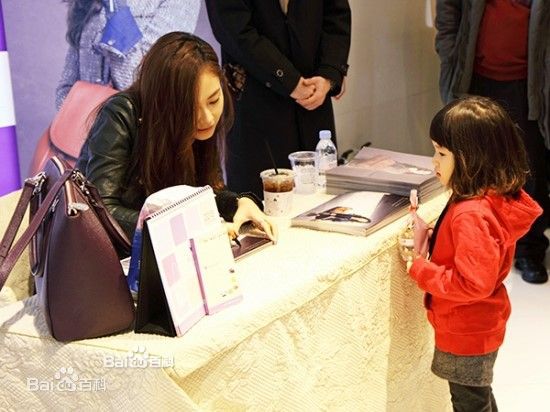 洪洙贤(Hong Soo Hyun、ホンスヒョン)出席活动壁纸壁纸