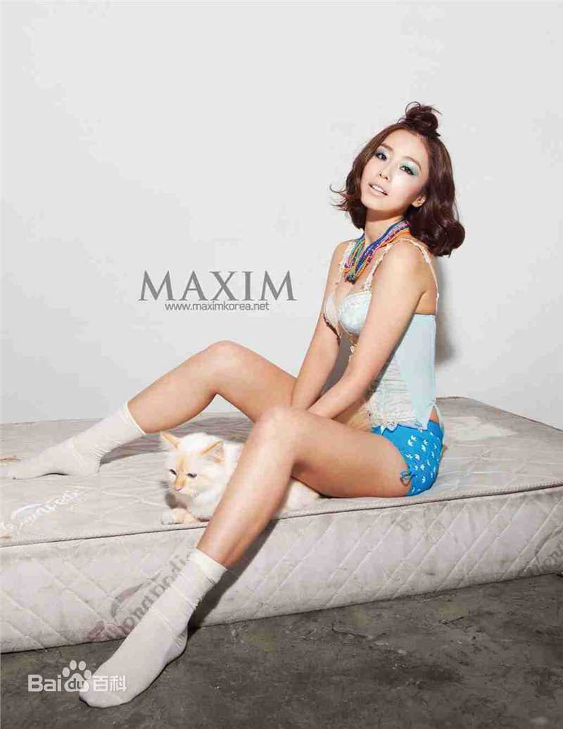 洪洙贤(Hong Soo Hyun、ホンスヒョン)杂志