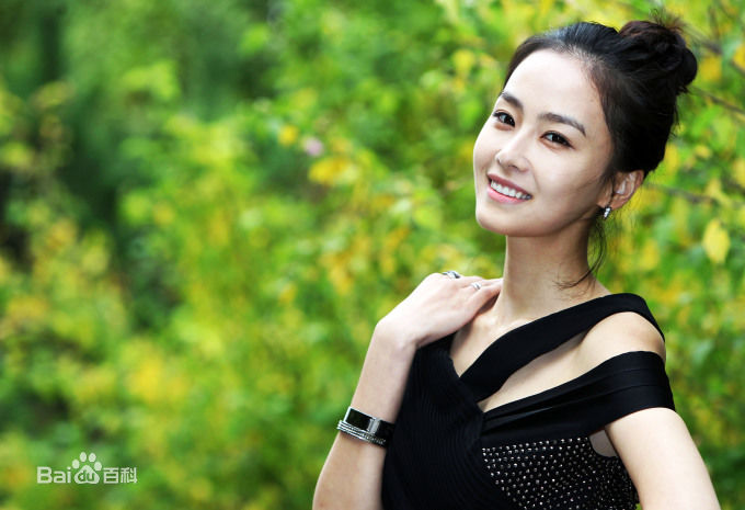 洪洙贤(Hong Soo Hyun、ホンスヒョン)杂志