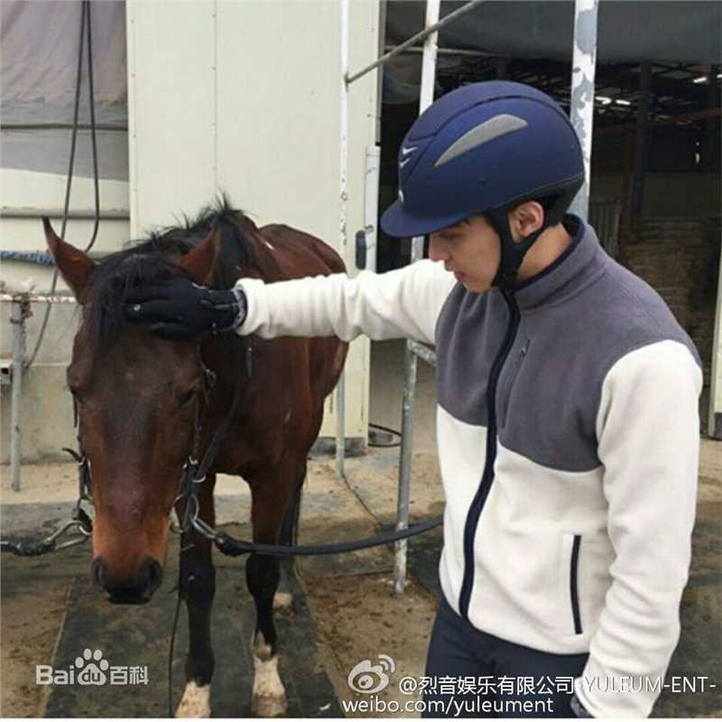 都枝寒(Do Ji Han)生活照壁纸壁纸