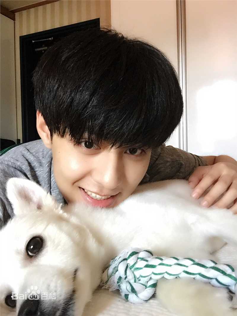 都枝寒(Do Ji Han)生活照壁纸壁纸