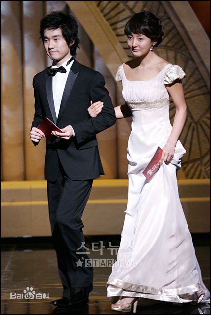 柳德焕(<em> </em>)活动照性感图片壁纸