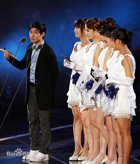 柳德焕(<em> </em>)活动照性感图片壁纸