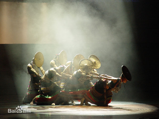 杨丽萍(Yang li Ping)云南映象前后照片
