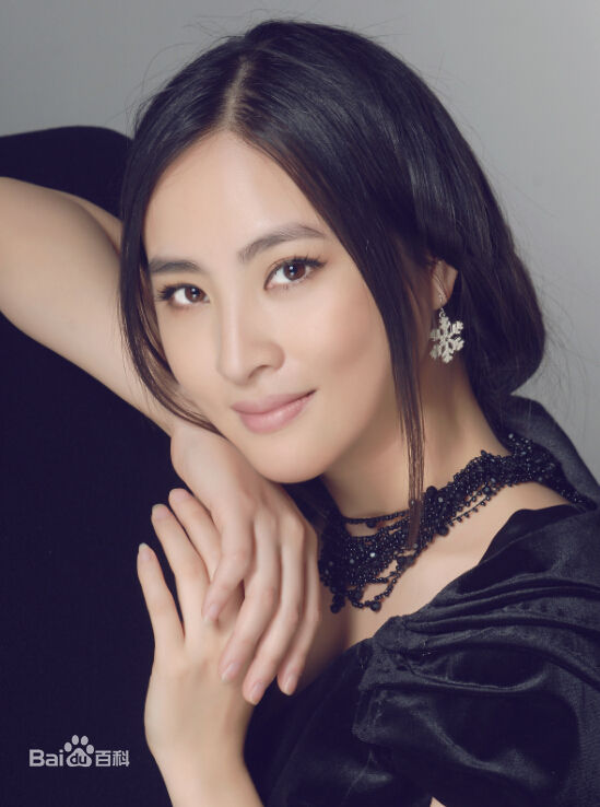 《郑佳欣》封面图片