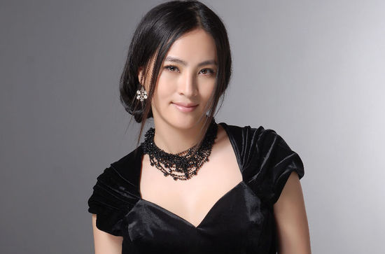 《郑佳欣》封面图片