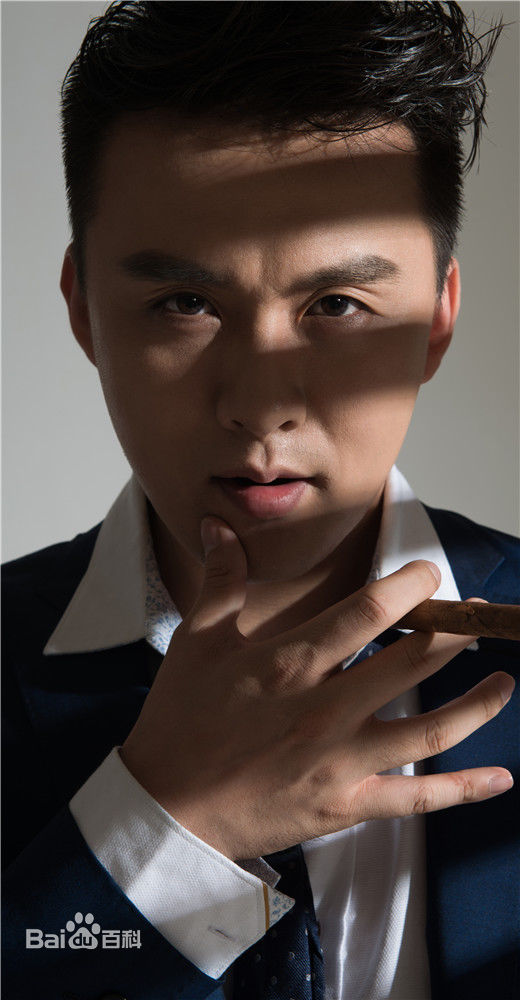 《姜晓冲》封面图片