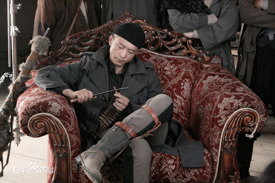 杨奇鸣(Yang Qi Ming)《炮火》最新剧照