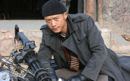 杨奇鸣(Yang Qi Ming)《炮火》最新剧照
