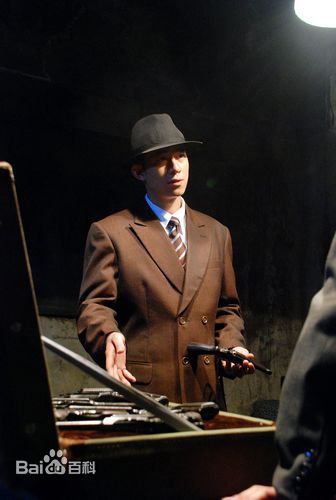 鲁诺(Lenox)《枪械师》高清剧照