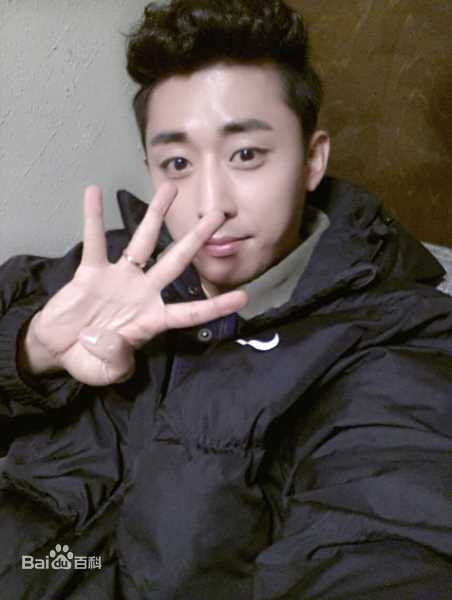 孙浩俊()（）素颜照相册