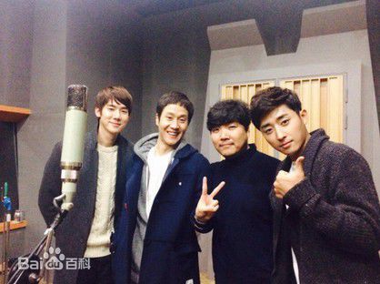 孙浩俊()（与好友合照）生活照相册